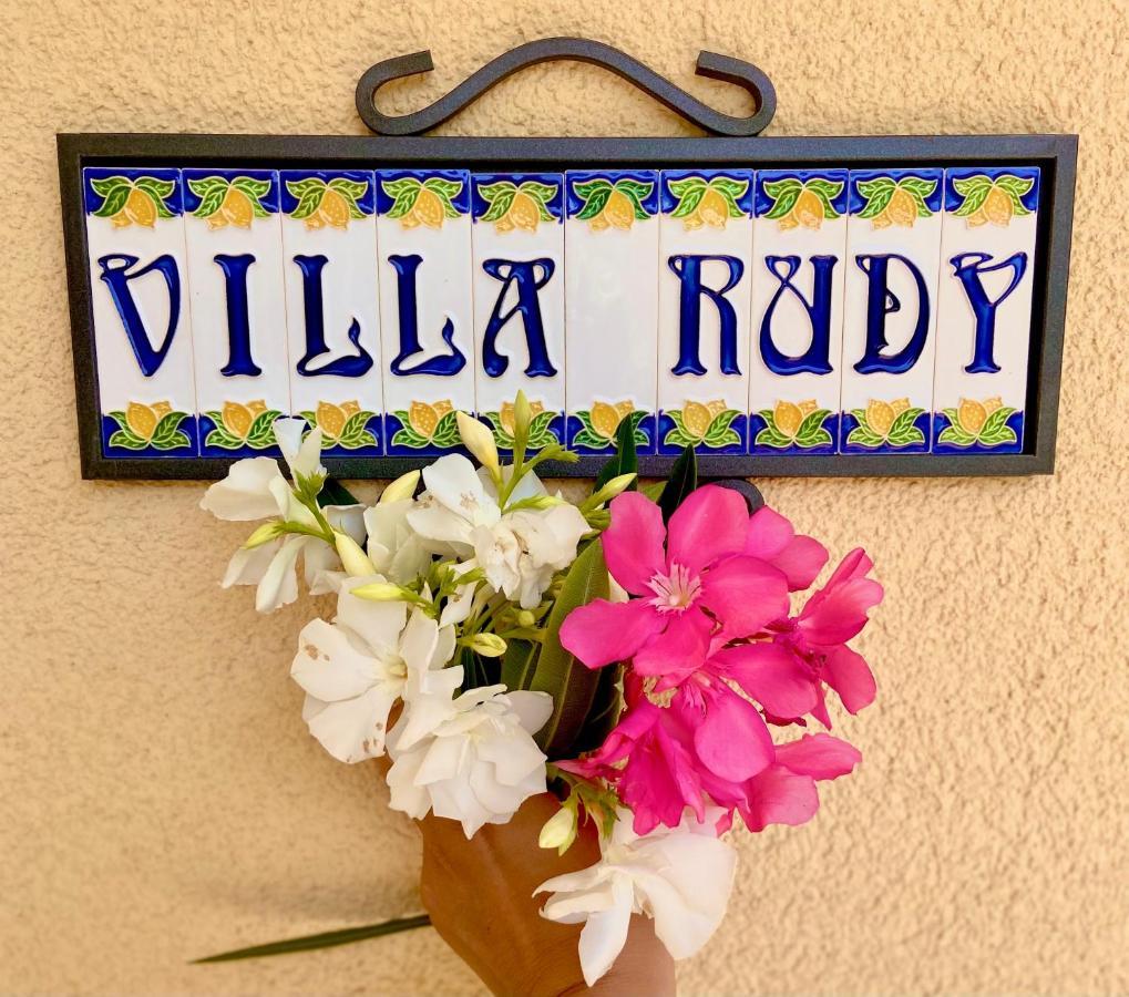 Villa Rudy Holiday Home Njivice Extérieur photo