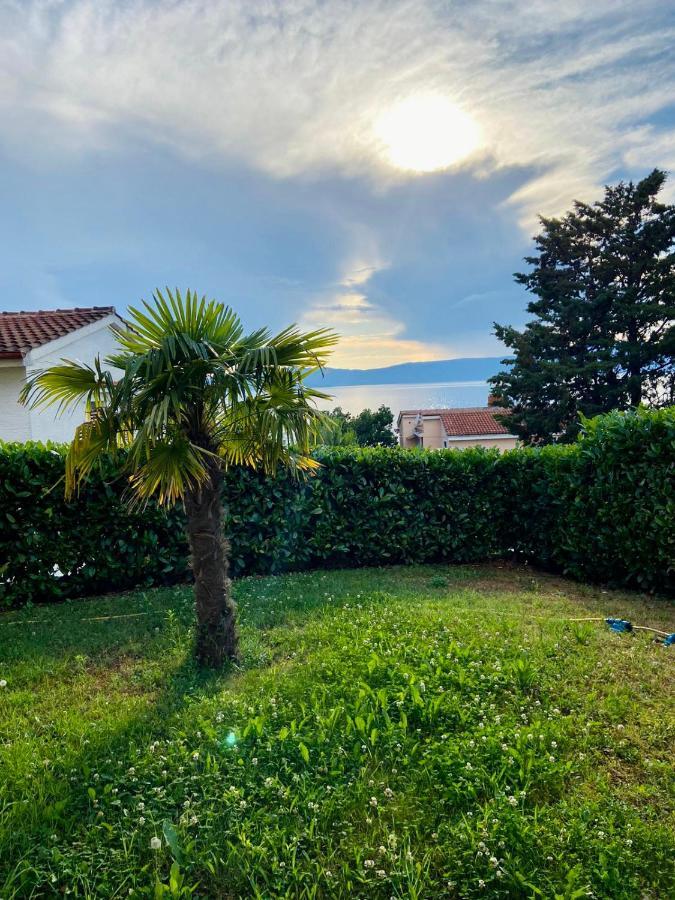 Villa Rudy Holiday Home Njivice Extérieur photo